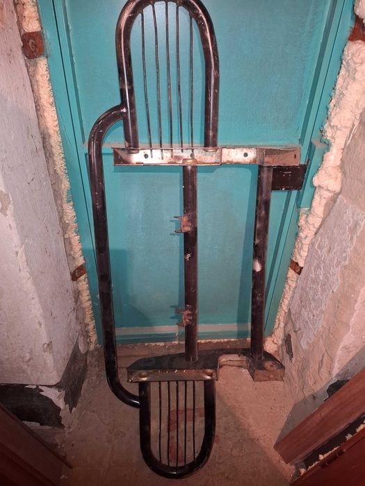 Продам кенгурятник на ниву