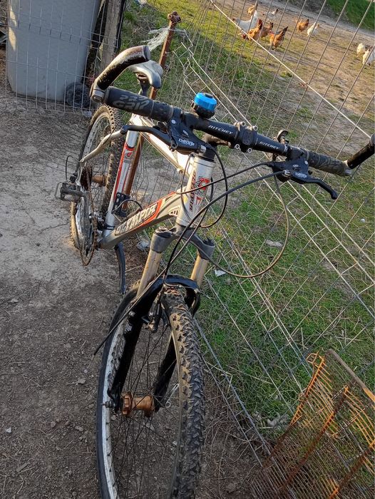 Vând bicicletă in stare bună