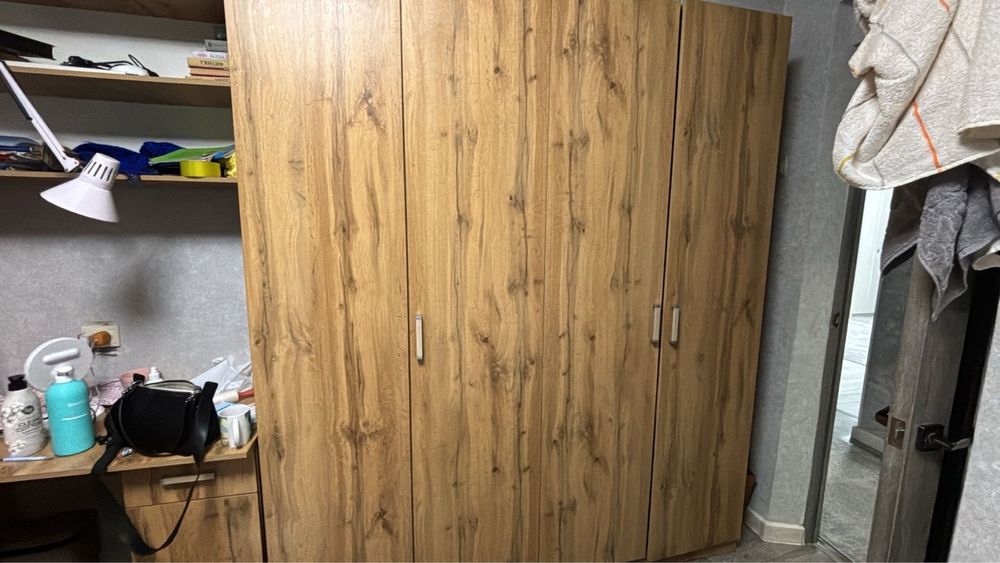 Продам 2 кровати и шкаф в связи с переездом