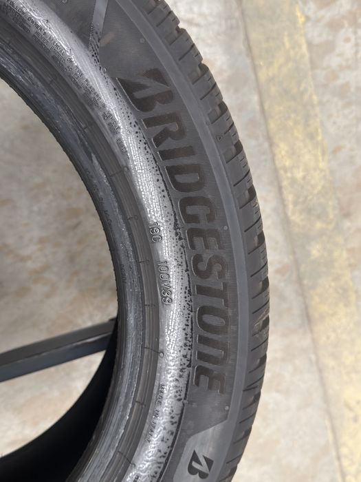 Vand 4 anvelope 225/55/18 bridgestone de iarnă ca noi