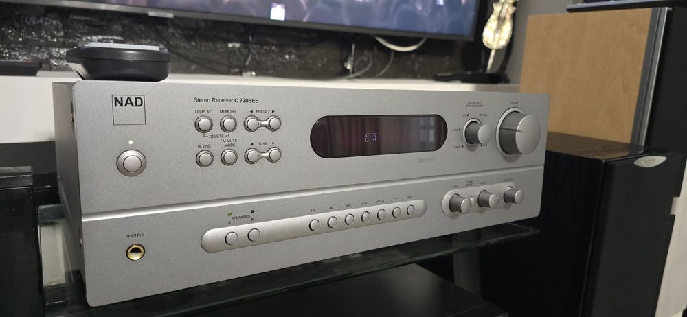 Receiver stereo NAD C720BEE cu telecomanda  iesire subwoofer