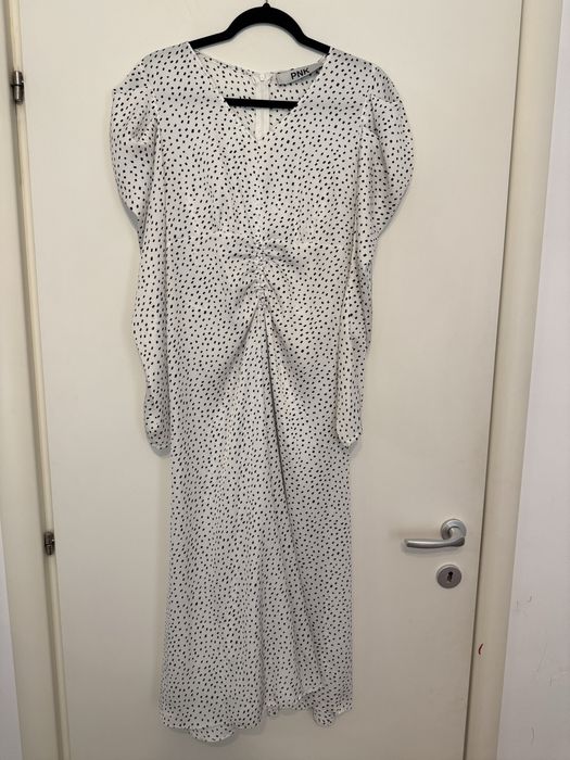 Rochie Pnk alb cu buline