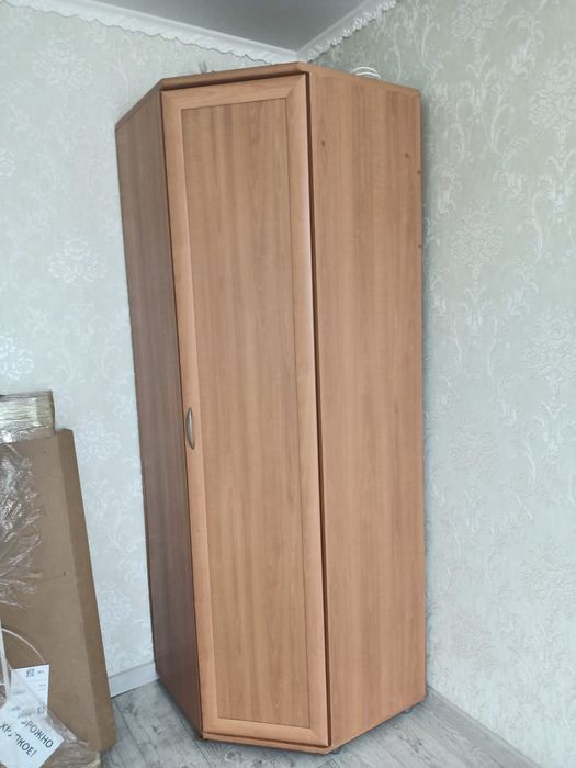 Продаётся угловой шкаф