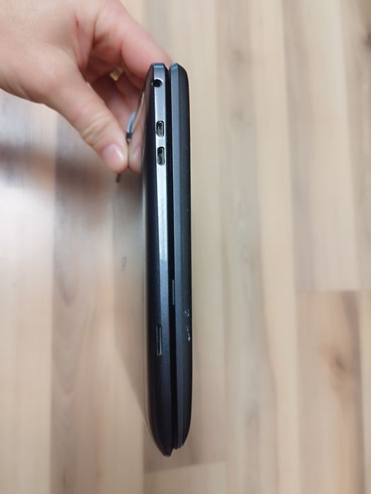 ASUS Transformers Book T100TA, dispozitiv 2-în-1 (tableta) touchscreen
