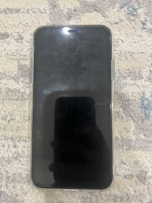 Продам Айфон 11