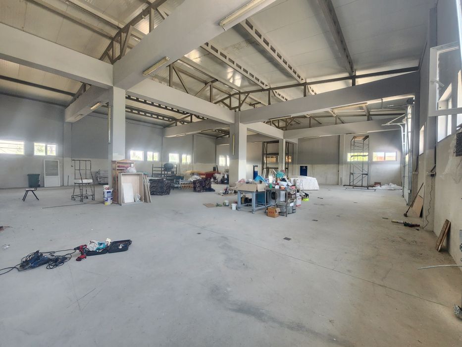 Închiriez hala industriala
