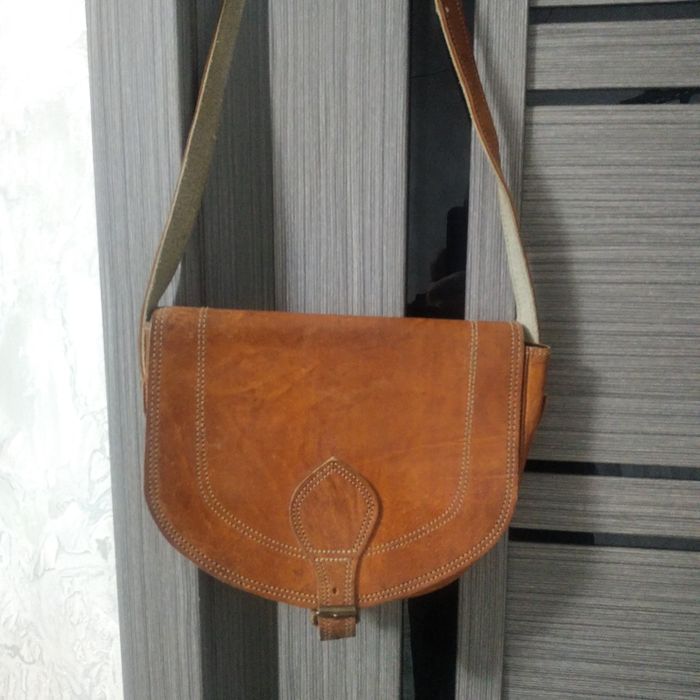 Продам кожаные сумки.