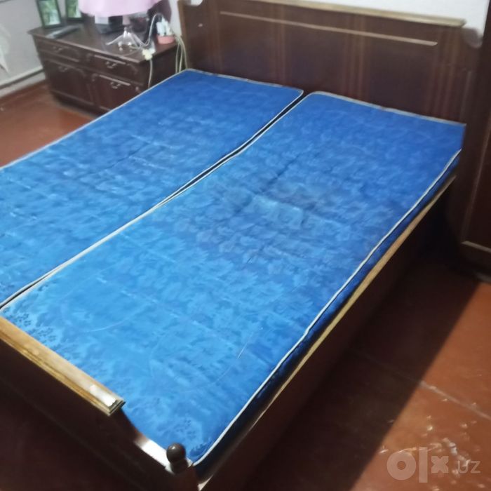 Продаётся двуспальная кровать