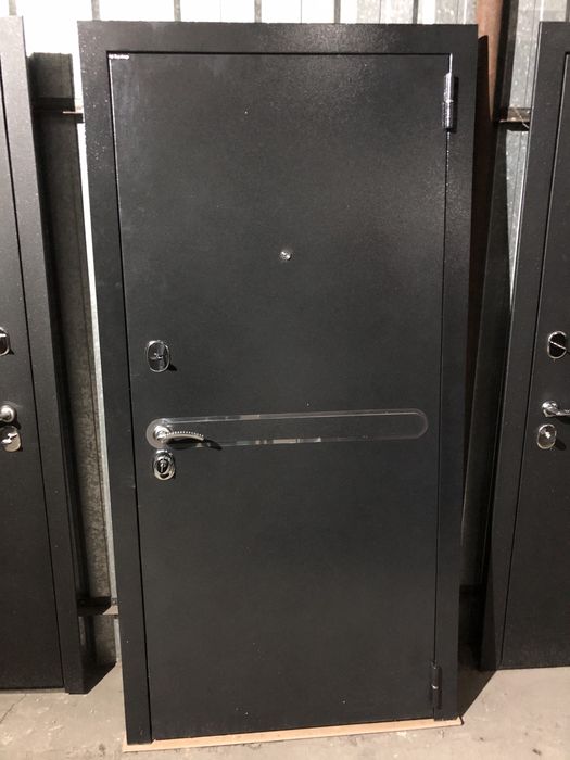 Двери входные металлические