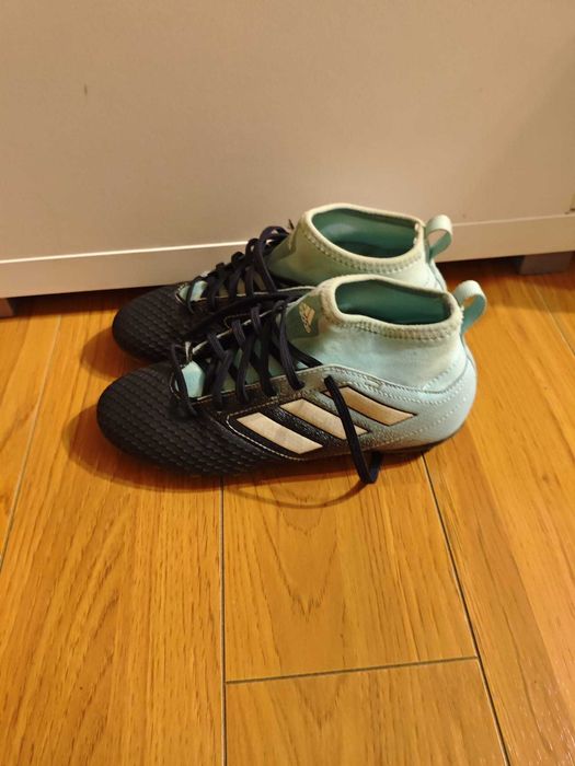 Ghete de fotbal Adidas mărimea 36