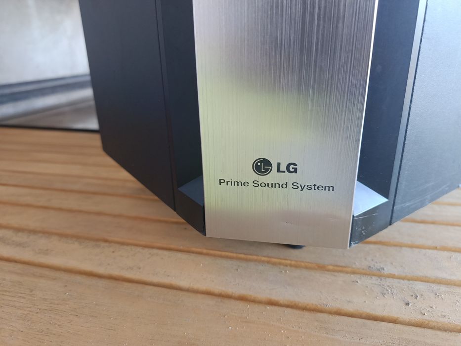 Буфер на LG за домашно кино.