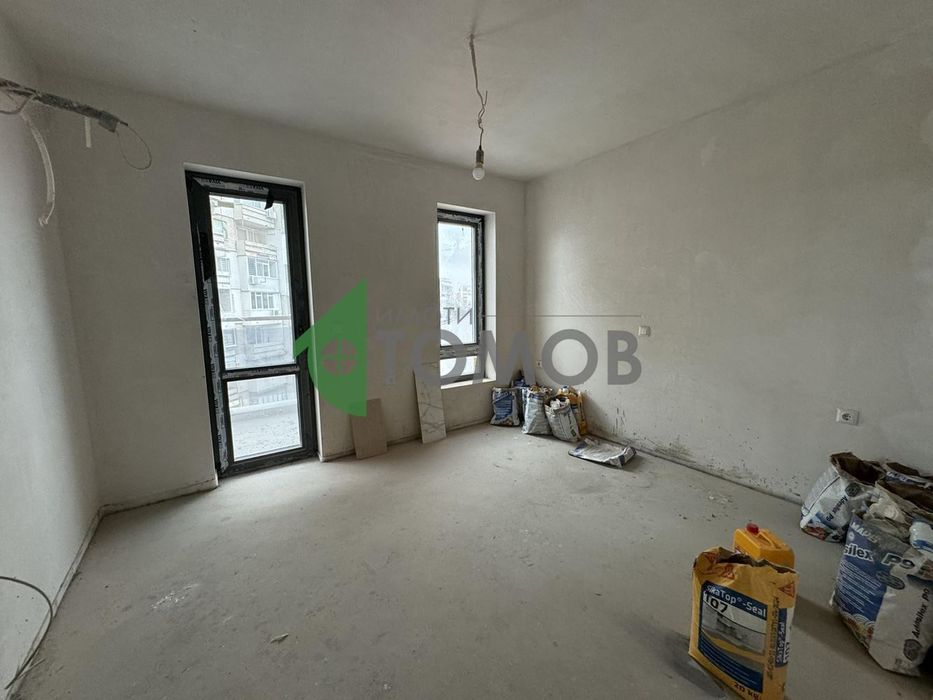 Продава се Тристаен апартамент в Шумен, 5-ти полк - 97 кв.м за 1294 €/кв.м - Снимка #1