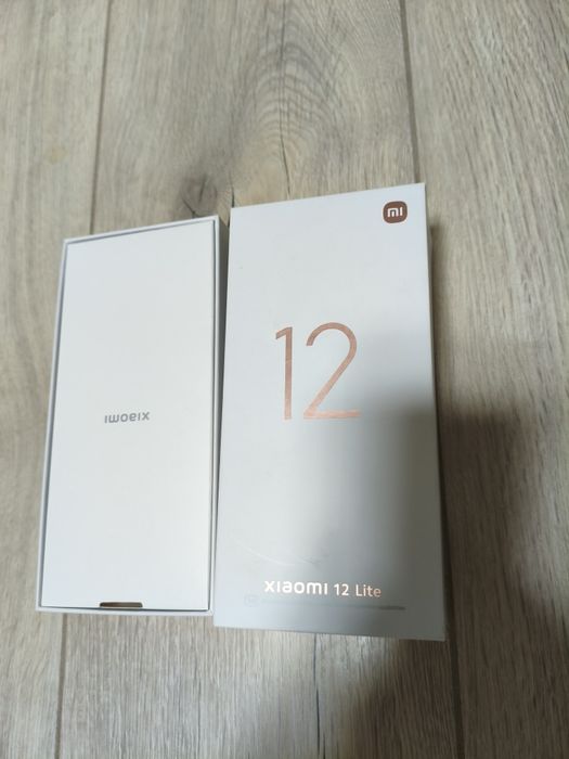 Продам телефон Xiaomi 12 Lite.