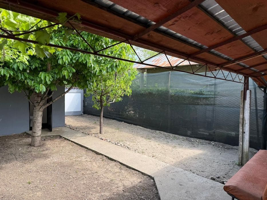 Casă complet renovată de vânzare în Tecuci – gata de mutat!