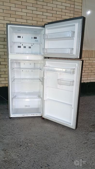 Xolodilnik LG yaxshi holatda