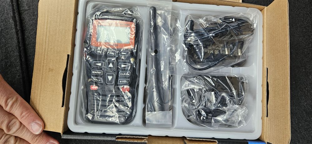 Радиостанция Horizon HX210