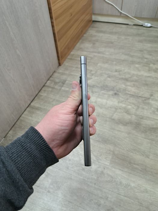 Samsung S23 Ultra xotirasi 12/256GB