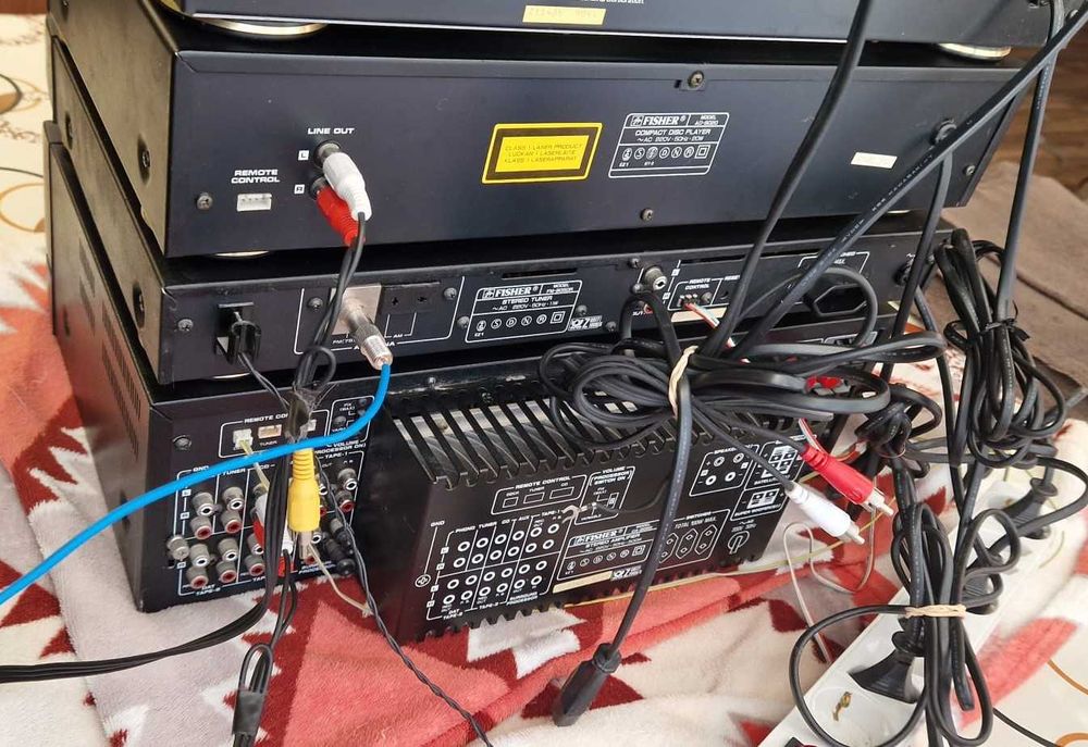 fischer linie (amplificator,deck,cd player,tuner si pickup)