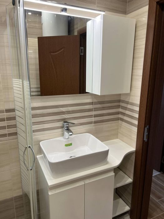 Дава се под наем Тристаен апартамент в Пловдив, Каменица 2 - 80 кв.м за 612 € - Снимка #2