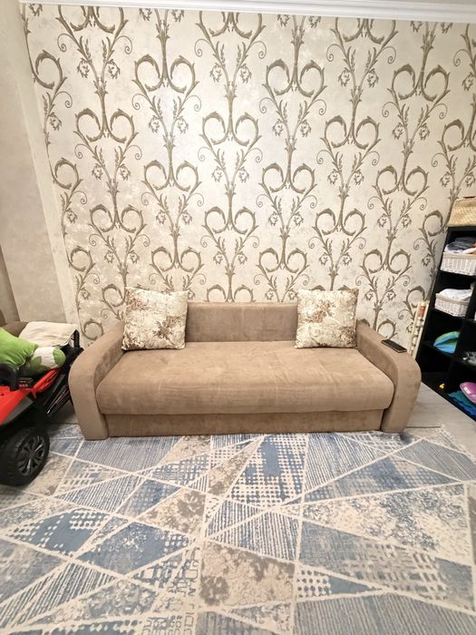 Продам мягкий гарнитур (диван)