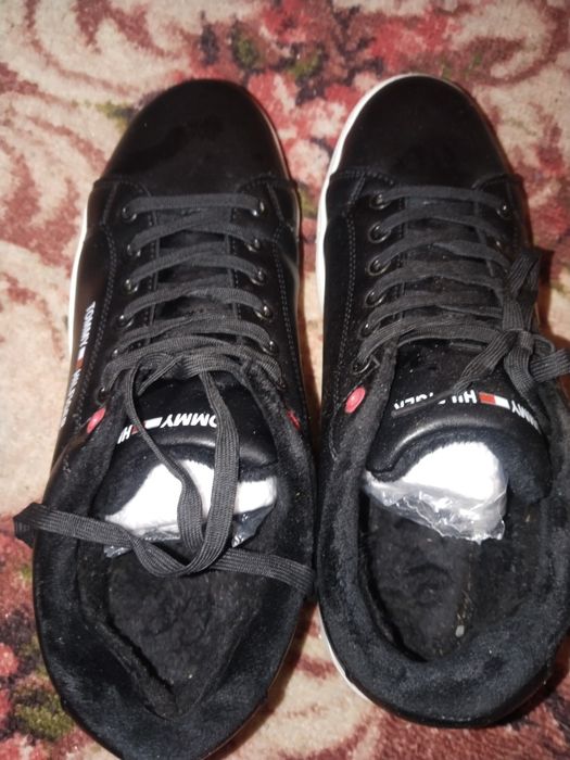 Продам кроссовки 44размкр