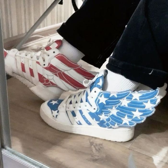 jeremy scott with american flag