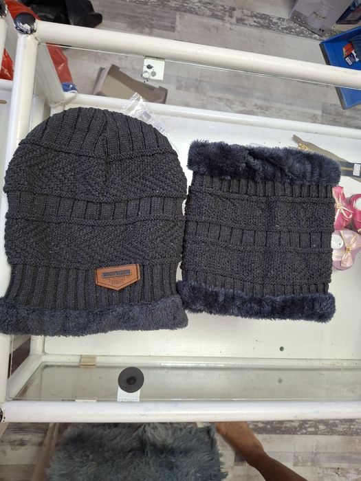 Продавам чисто нови зимни шапки на ПРОМОЦИЯ!!!