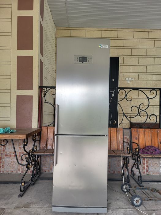 Холодильник Лж ноуфрост