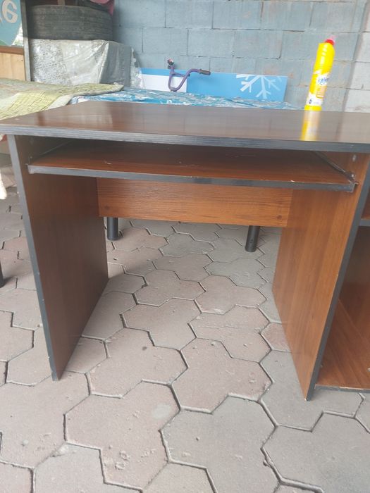 Продам компьютерный стол
