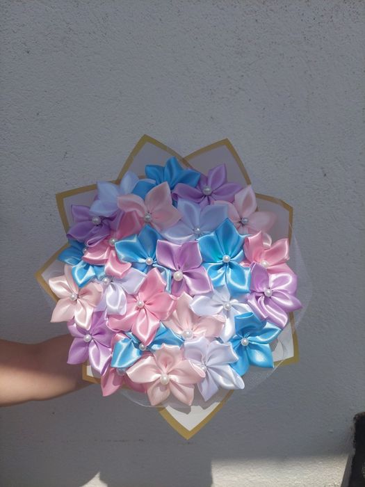 Вечен букет със сатенени цветя