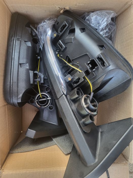 Боковой айнек сатылады