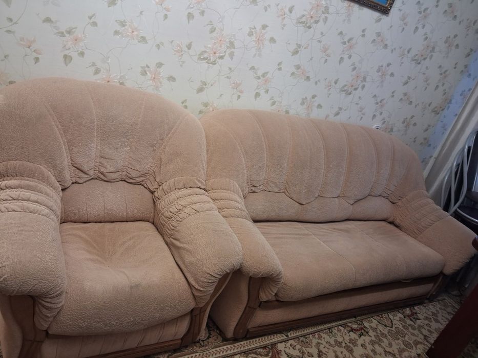 Отдам даром за коробку конфет)