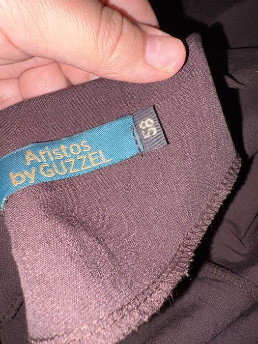 Двойка шоколадного цвета