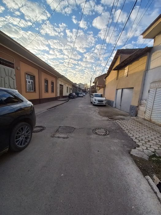 Qazi mahalla 5.8-sotok 2ta fasadi bor 17-metrli va 18-metr