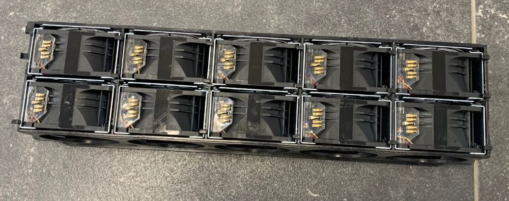 Rack cu 10 Fujitsu FAN AFC0712DE-7K1M Hot-swappable