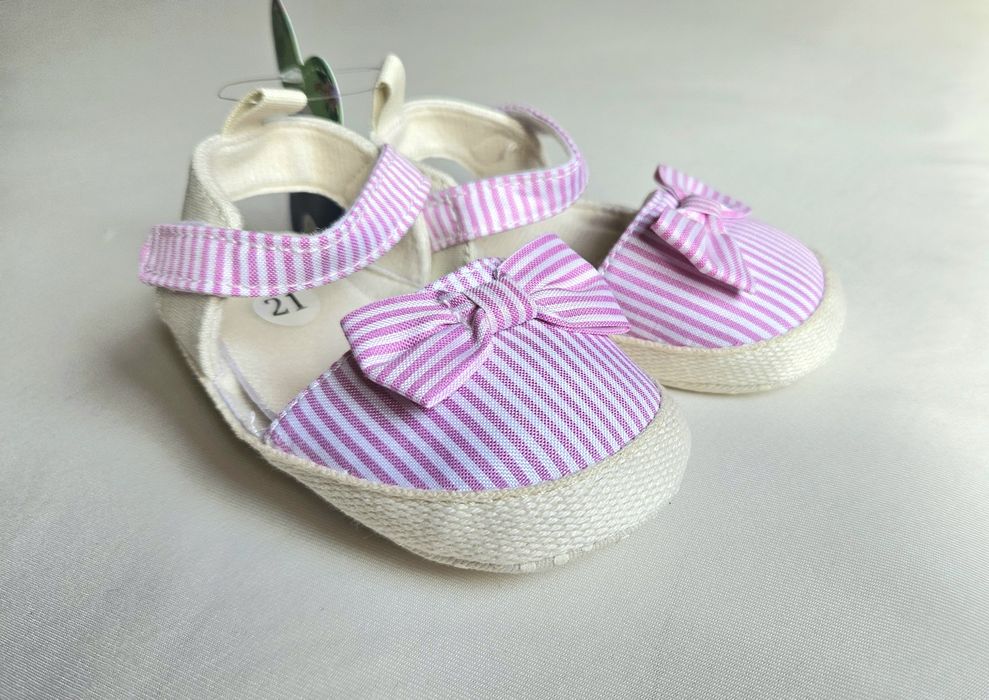 Пантофти за бебе - момиче