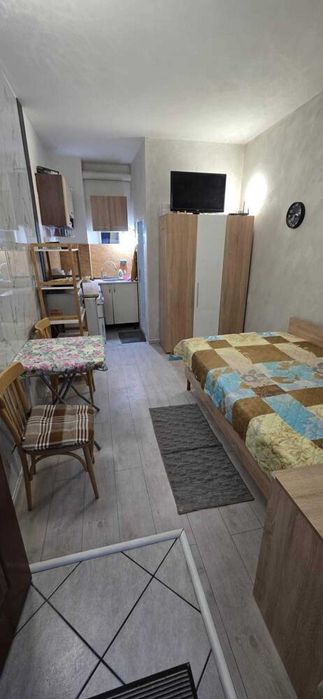 Едностаен Апартамент, Кючук Париж