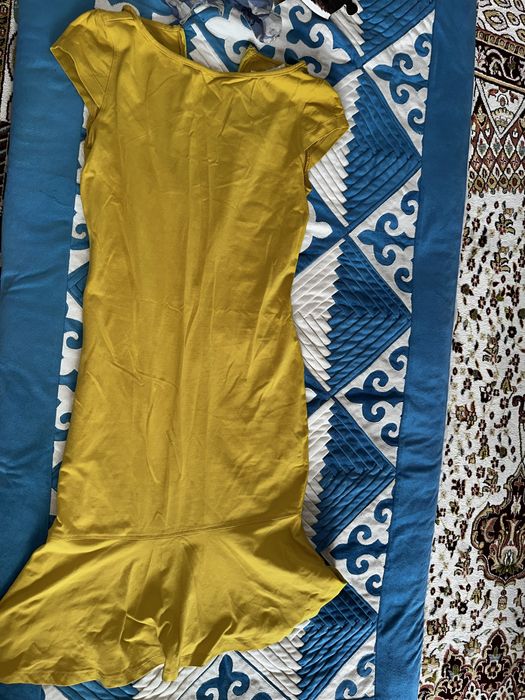 Продам Платья размер s