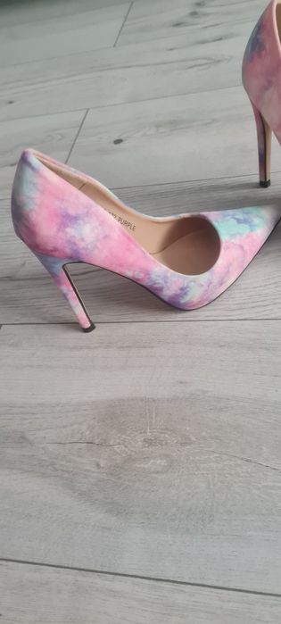 Pantofi 37 aproape noi