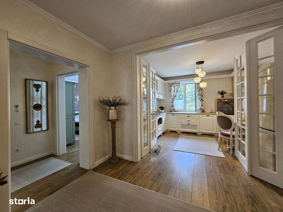 Apartament 3 camere 2 locuri de parcare si boxa , Strada Carpati