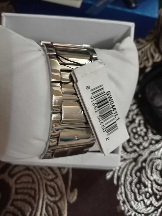 Продаются часы GUESS