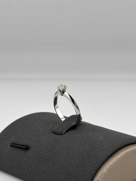 Кольцо с бриллиантом  0,5 карат