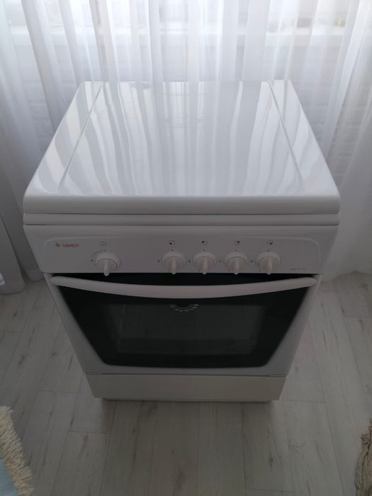 Продам газовую плиту
