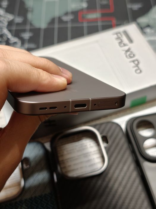 OPPO Find X9 Pro 16/512GB – 3 г. гаранция Yettel + 3 калъфа