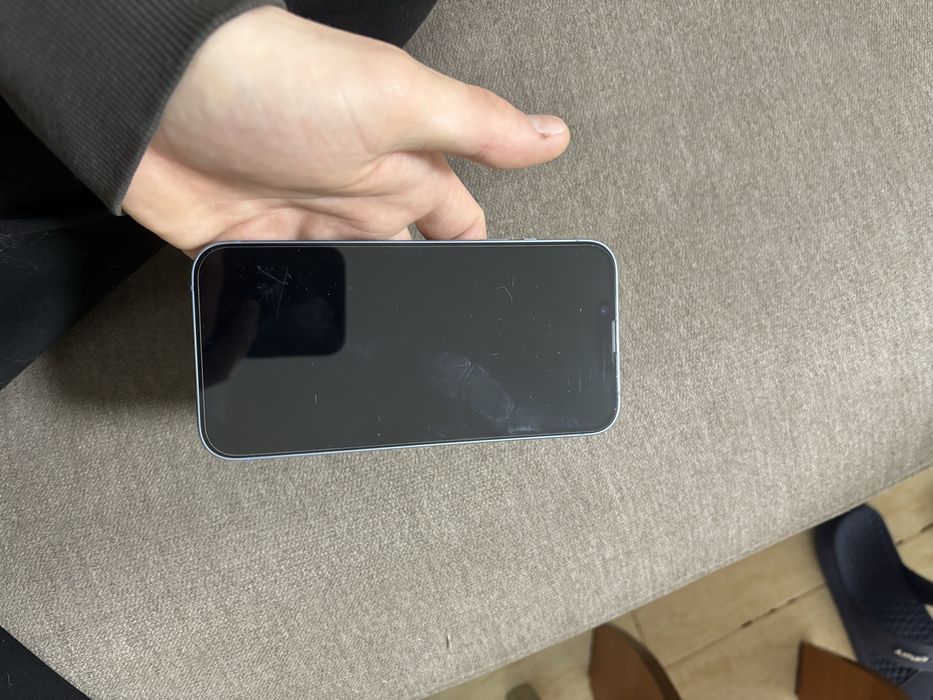 Продам айфон 14 срочно