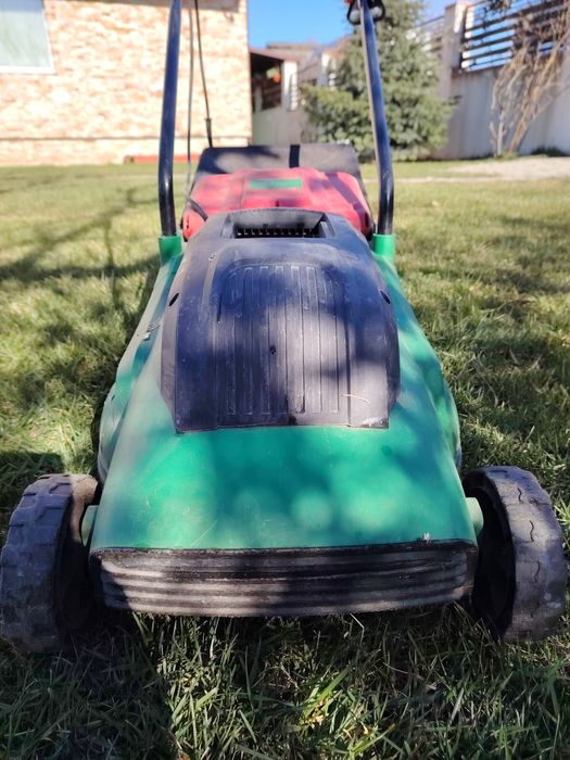 Mașină de tuns gazonul grunman