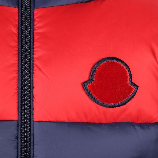 Елек Moncler с гъши пух