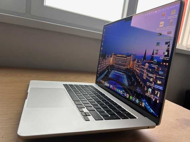 Лаптоп Apple MacBook Air 15", Apple M4, 10 CPU и 10 GPU ядра, 16 GB RAM, 256 GB, Silver