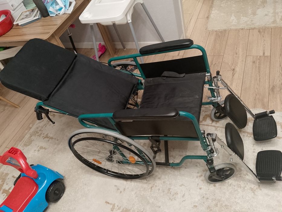 Инвалидная коляска в отличном состоянии