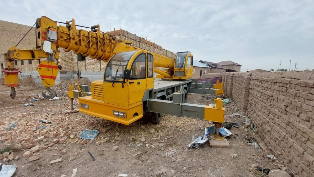 Кран сотилади, 2023 йил ишлаб чикарилган, 2024 олинган, дизел + электр